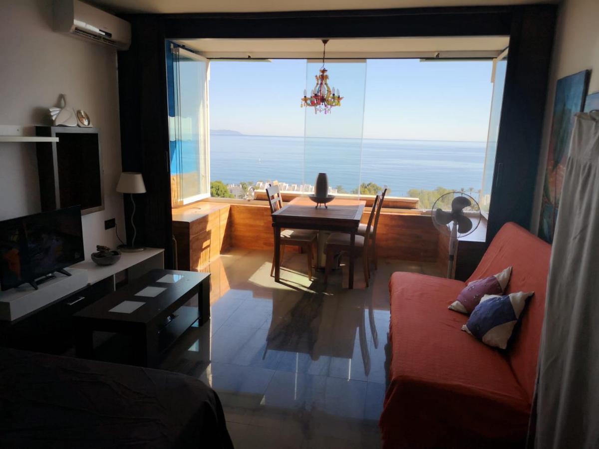 Monolocale con Divano-Letto