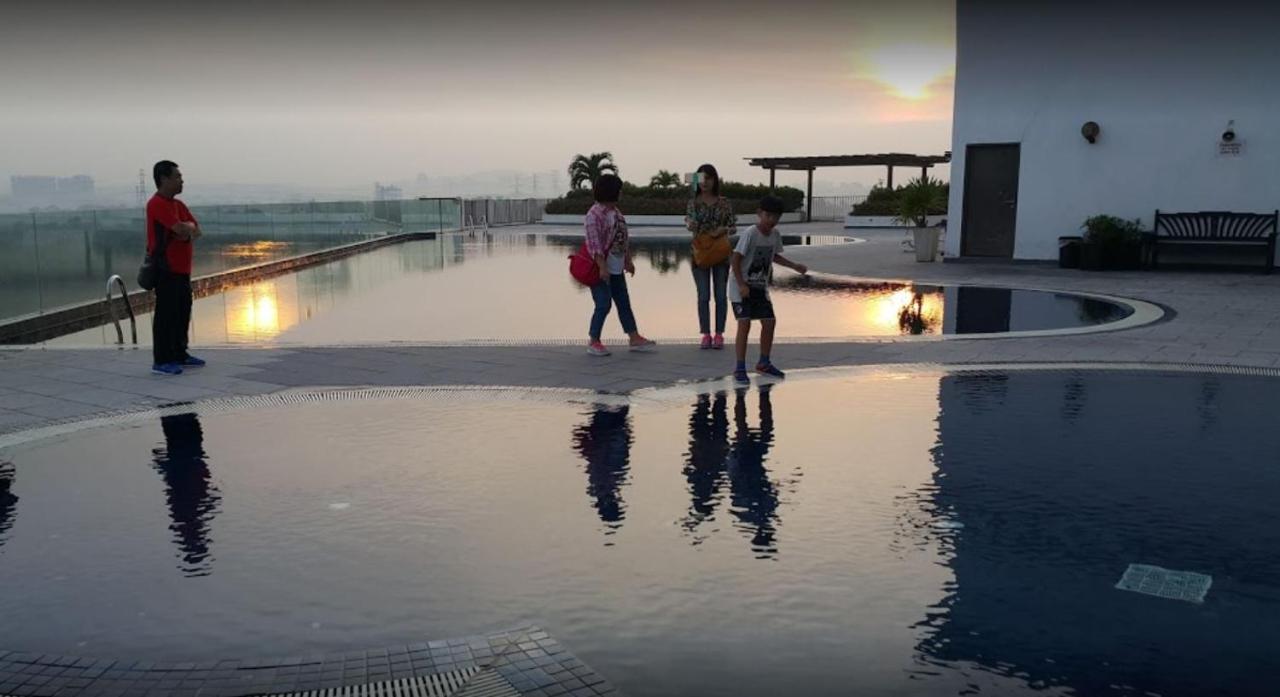 Bayu Marina Residence 3 Mins away Mid Valley Southkey - B&B Johor Bahru
