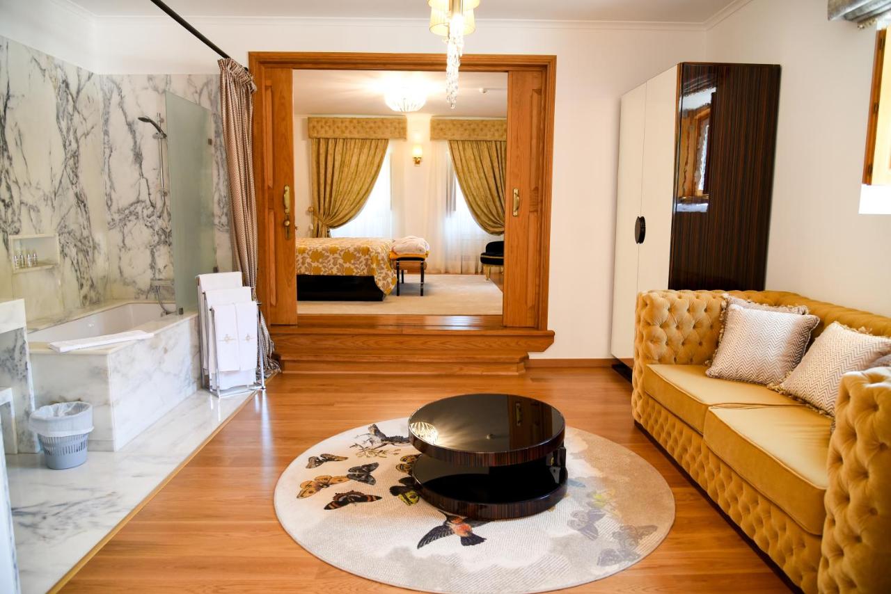 Suite with Garden View