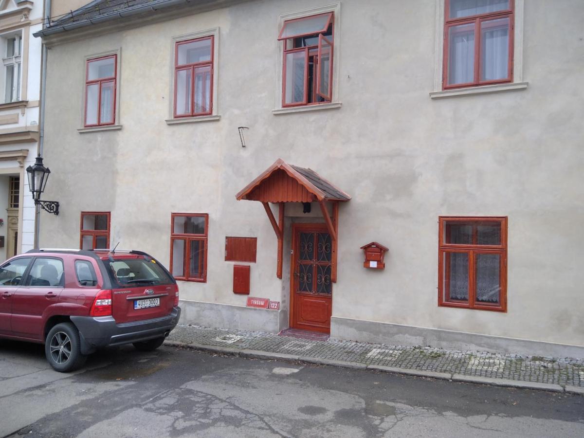 Atlantis Apartmán 1 - Ferienwohnung Klášterec nad Ohří