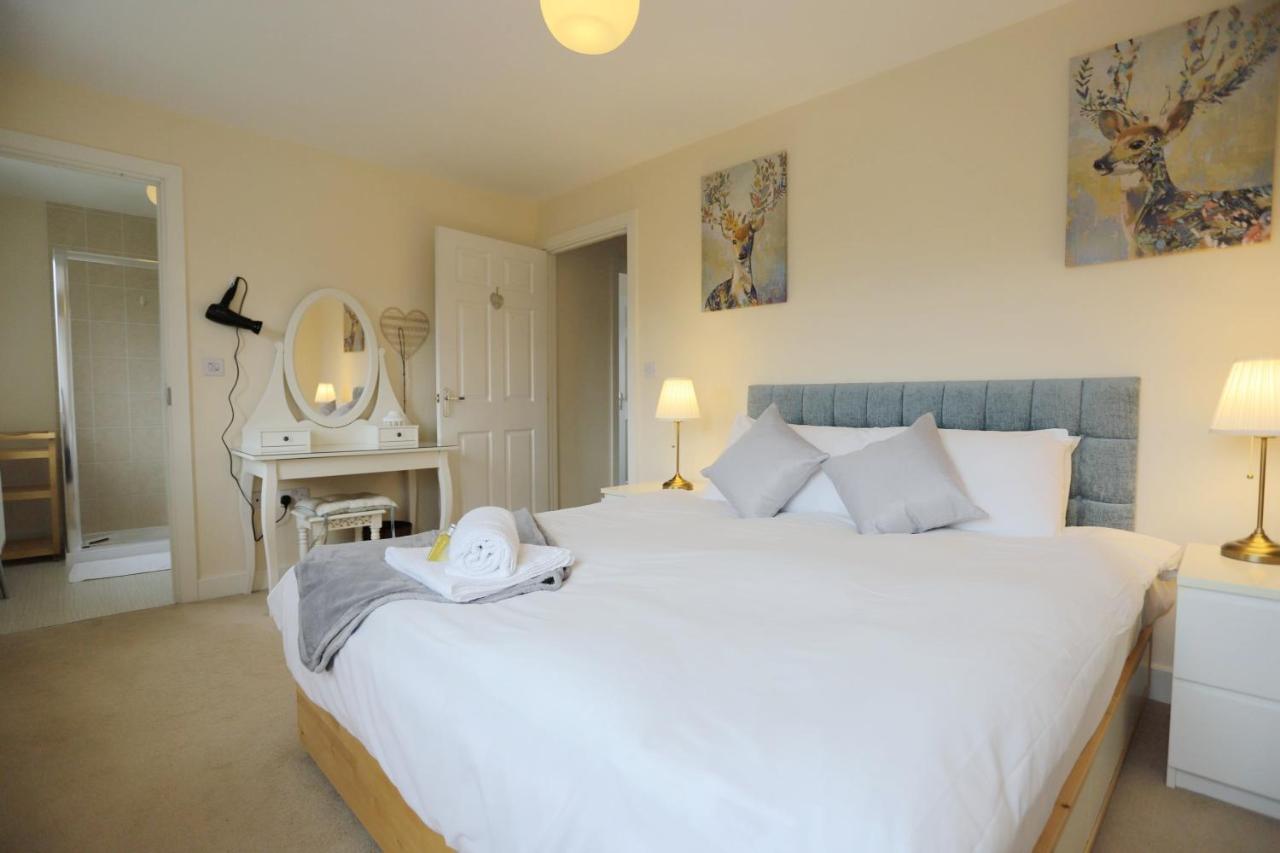 B&B Birmingham - EasyTravel Luxury NEC/Airport 3 beds House - Bed and Breakfast Birmingham