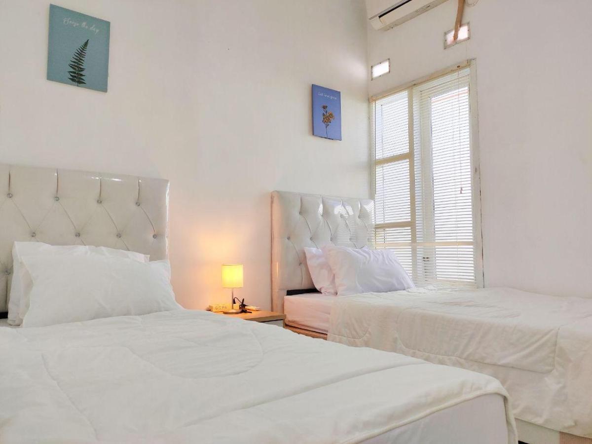 Sleep House Cirebon Homestay - B&B Cirebon