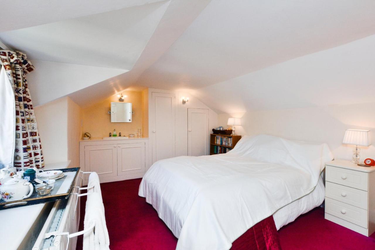 Queen Room with Shared Bathroom