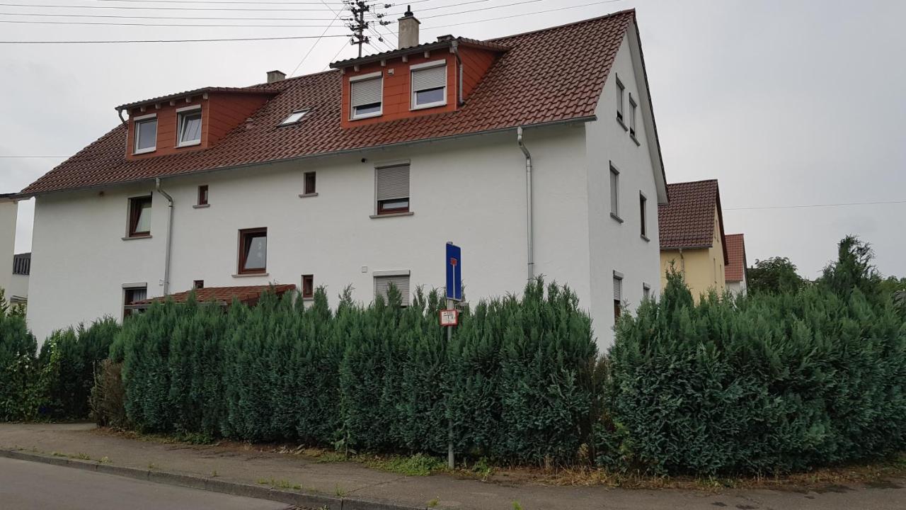 B&B Metzingen - Outletcity Ferienwohnung - Apartment 4 - Bed and Breakfast Metzingen