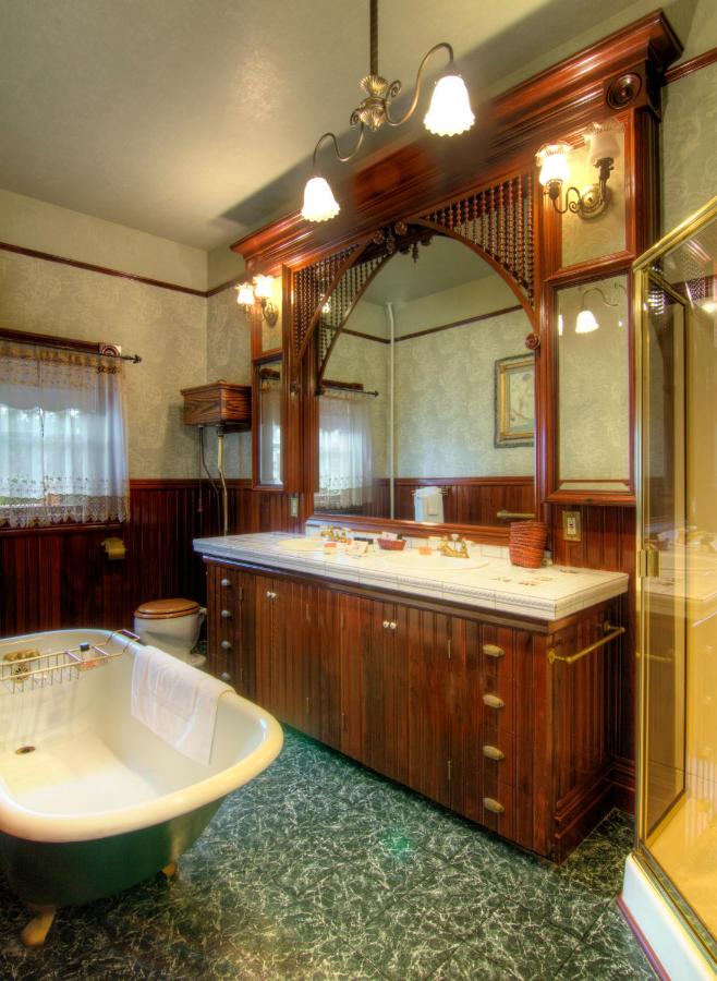 Queen Suite