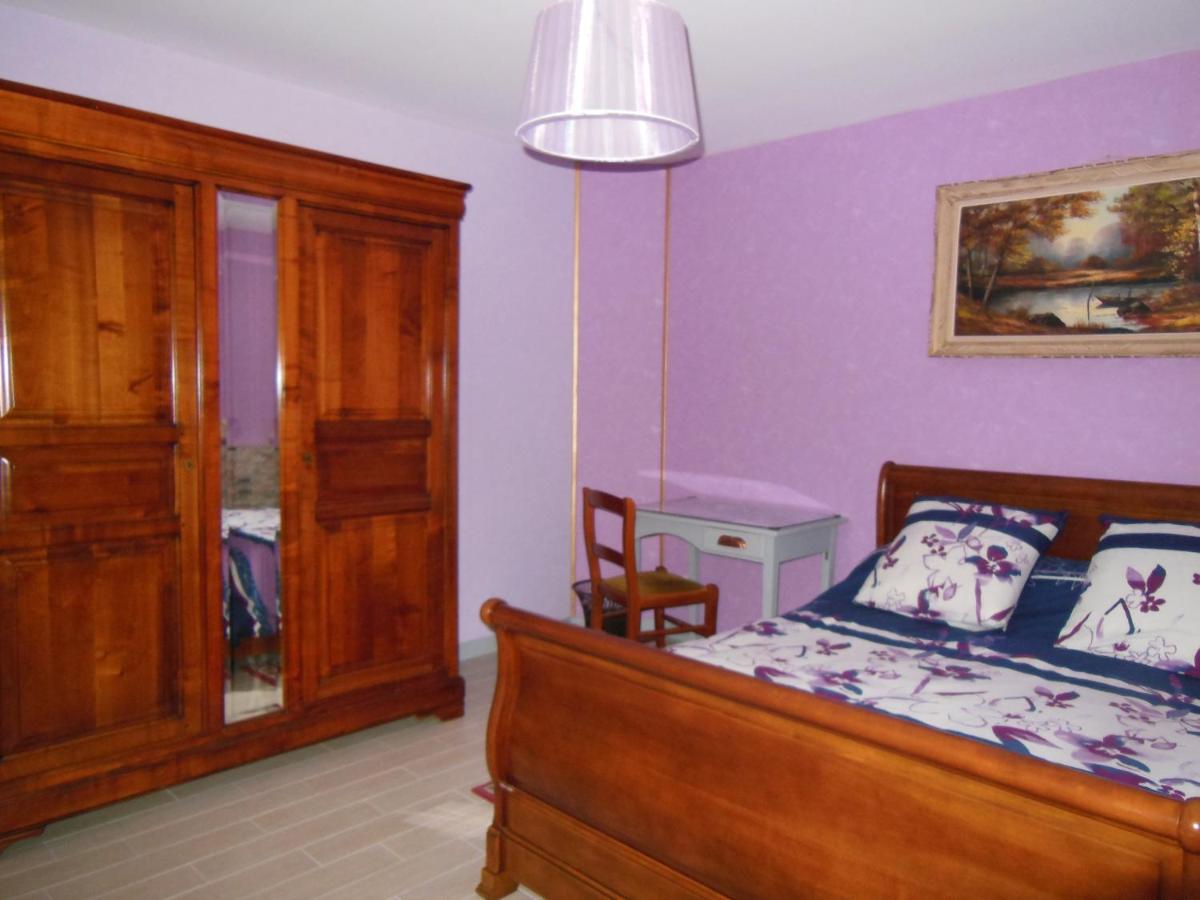 B&B Chaptelat - LES BRUYERES - Bed and Breakfast Chaptelat