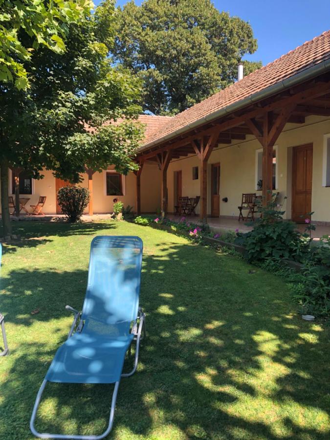Tisza-Kert Vendégház -Tisza-Kert Vendégház II - Chambres d'hôtes Tiszafüred