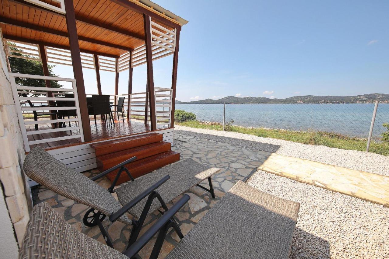 B&B Biograd na Moru - Mobile home Plumeria 1 - Bed and Breakfast Biograd na Moru