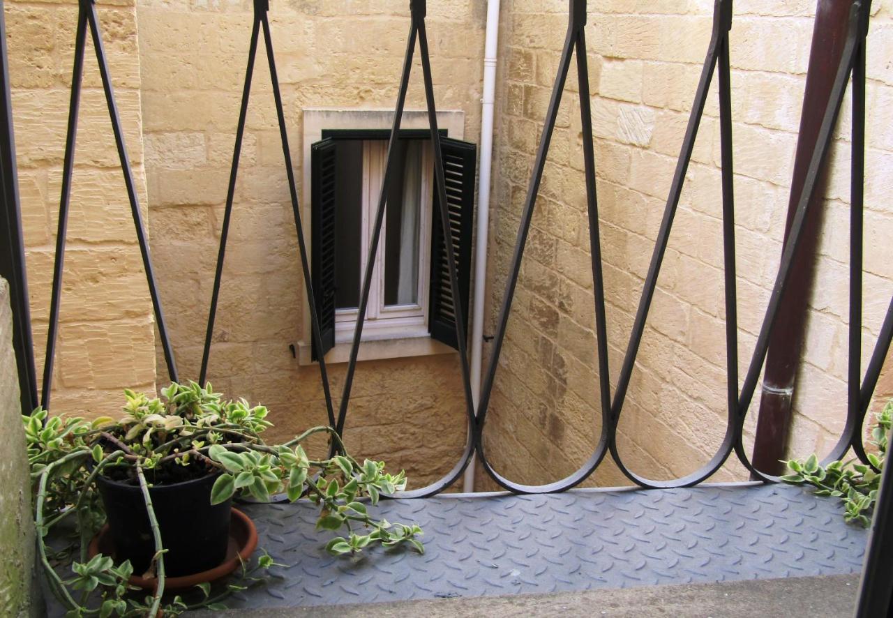 Camera Familiare con Balcone