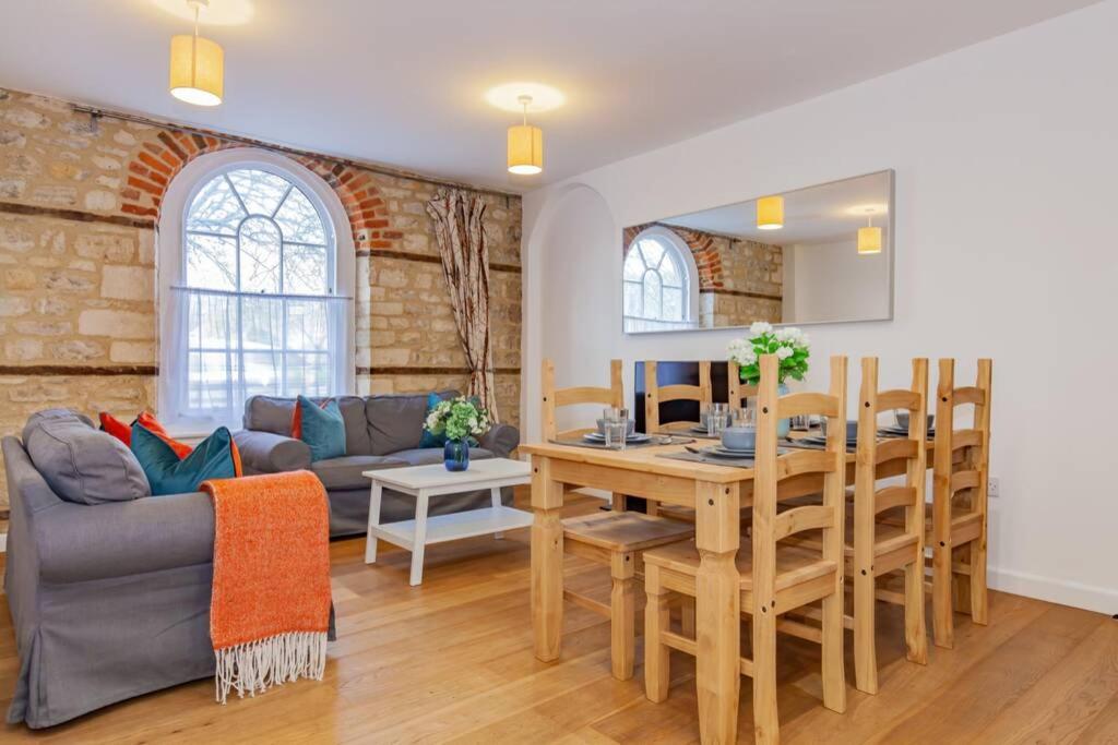 Unique and quirky central apartment with parking - Bed and Breakfast Oxford