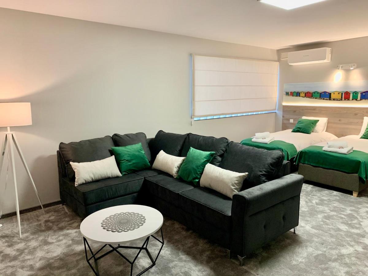 Camera Quadrupla Superior