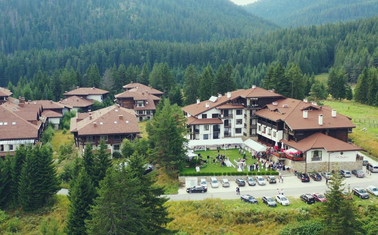Apartment with Mountain View