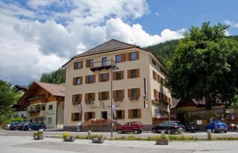 B&B Sarntal - Gasthof Zum Weissen Rössl - Bed and Breakfast Sarntal