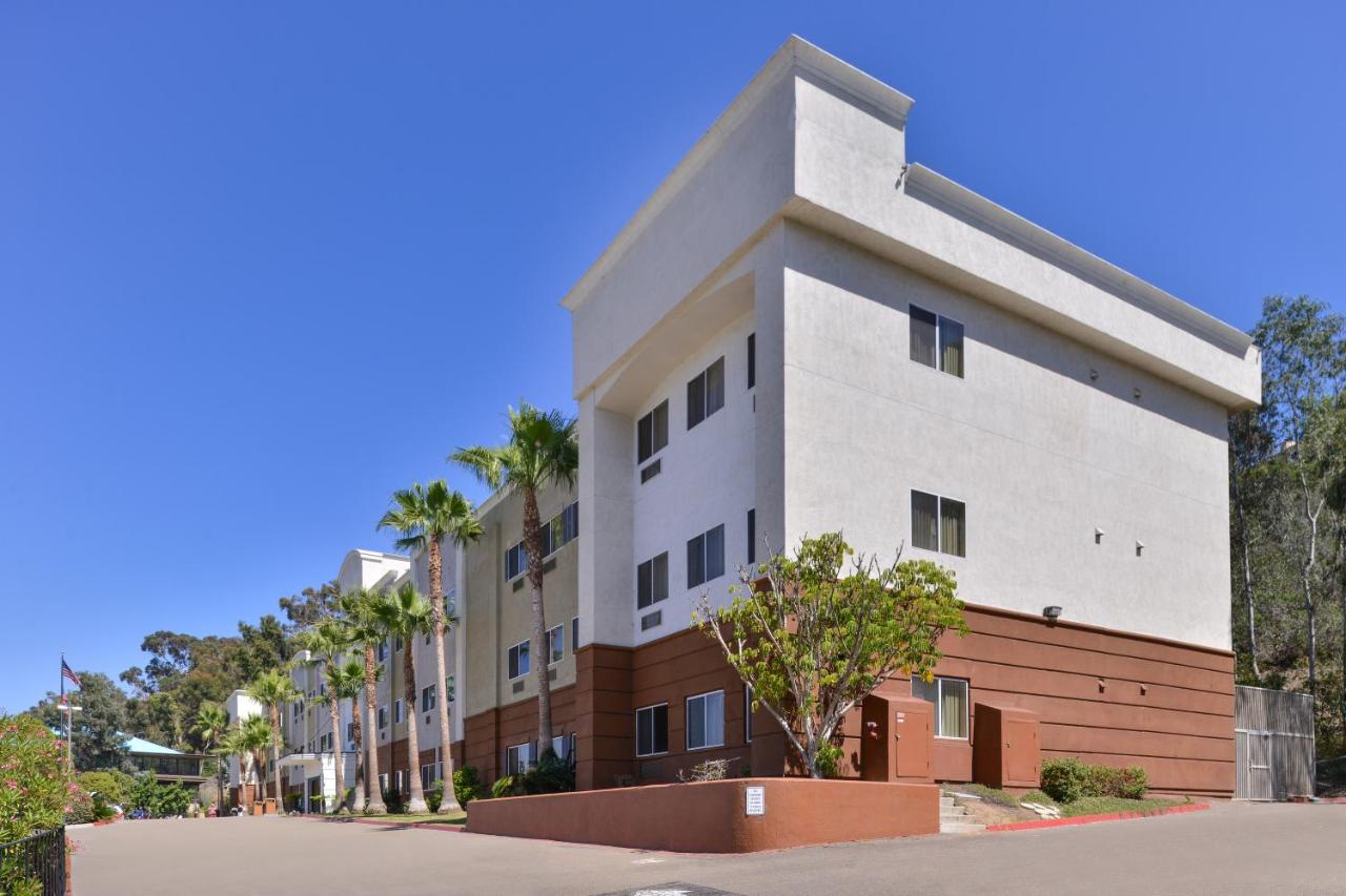 B&B San Diego - Candlewood Suites San Diego, an IHG Hotel - Bed and Breakfast San Diego