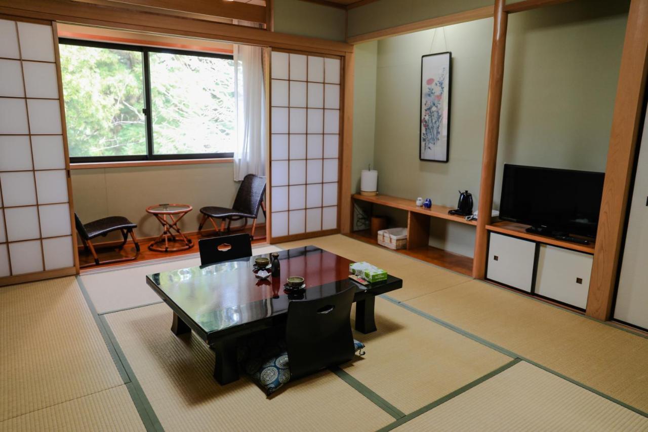 Japanese-Style Room