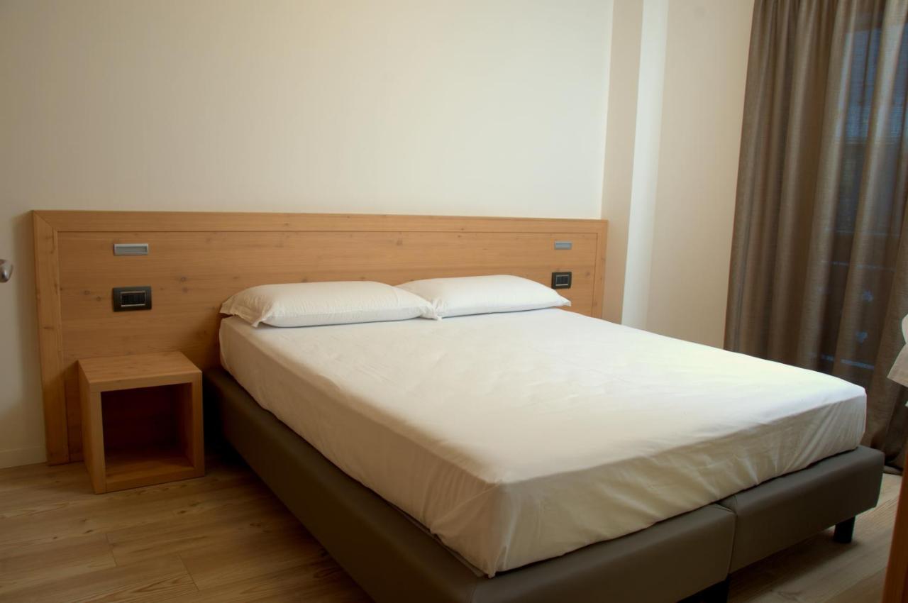 Doppel- oder Zweibettzimmer