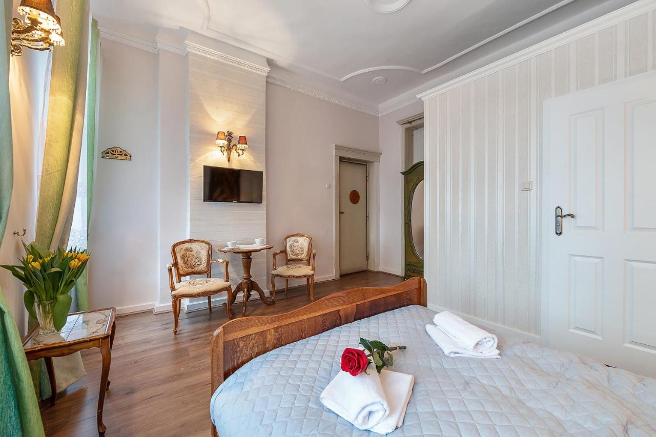 Large Single Room