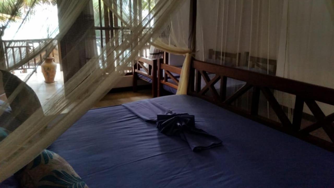 Camera Tripla Classic