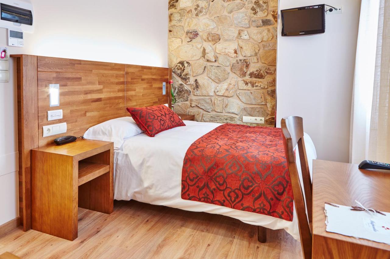 Double Room (1 Adult)