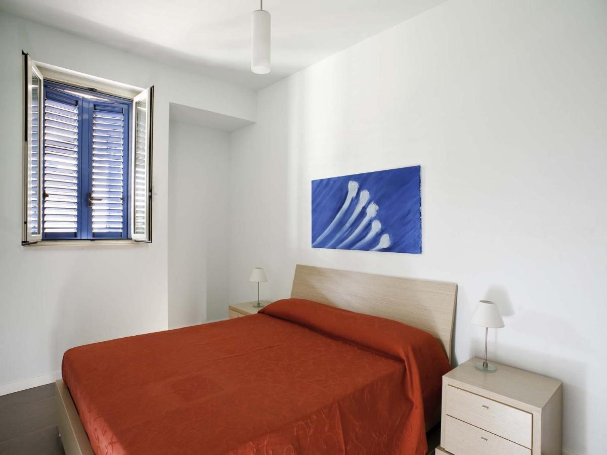 Pozzallo Appartement met 2 Slaapkamers - Begane Grond 