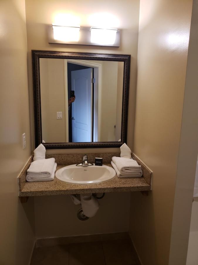 Queen Room - Disability Access