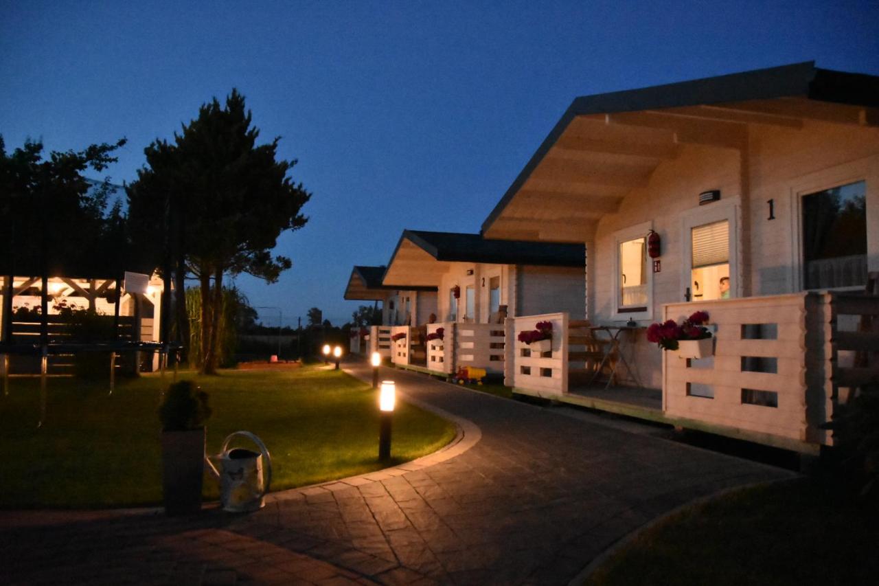 Domki Letniskowe REJS - Bed and Breakfast Ustronie Morskie