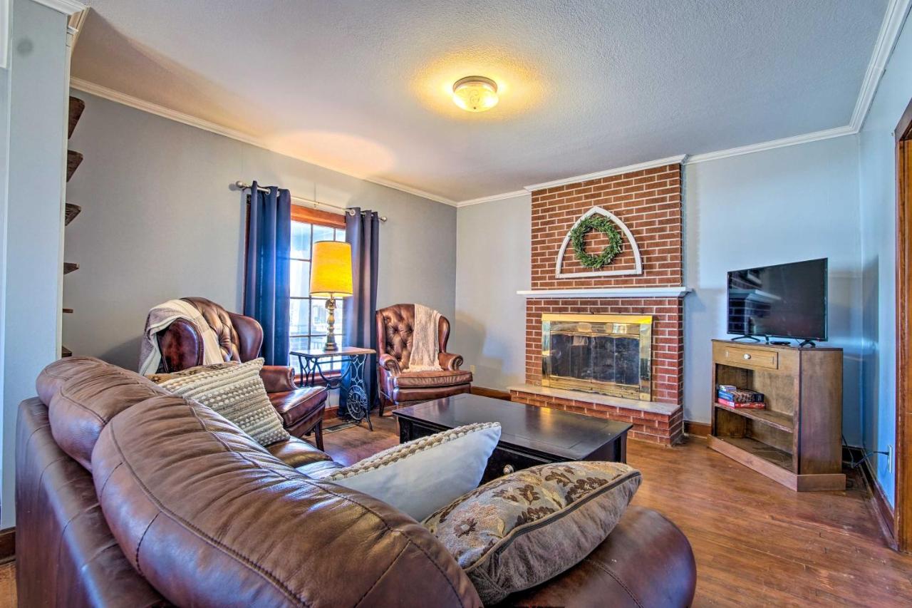 Quiet Family Home - 12 Miles to Pomona State Park! - B&B