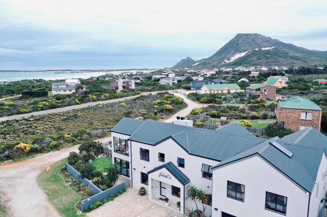 Stay at Friends Economic Rooms - B&B Malkopvlei