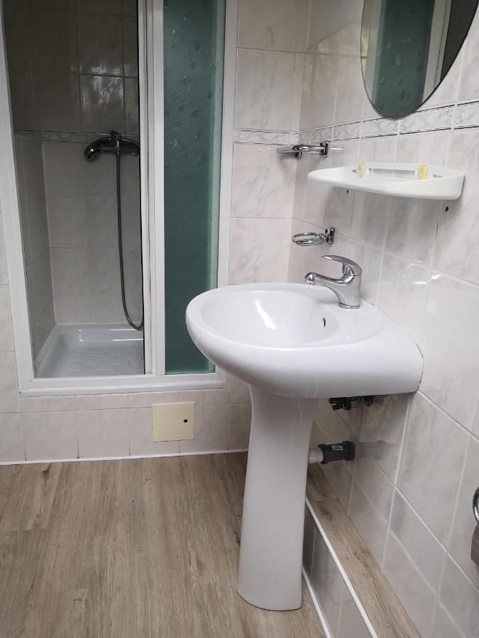 Twin Room with Bathroom