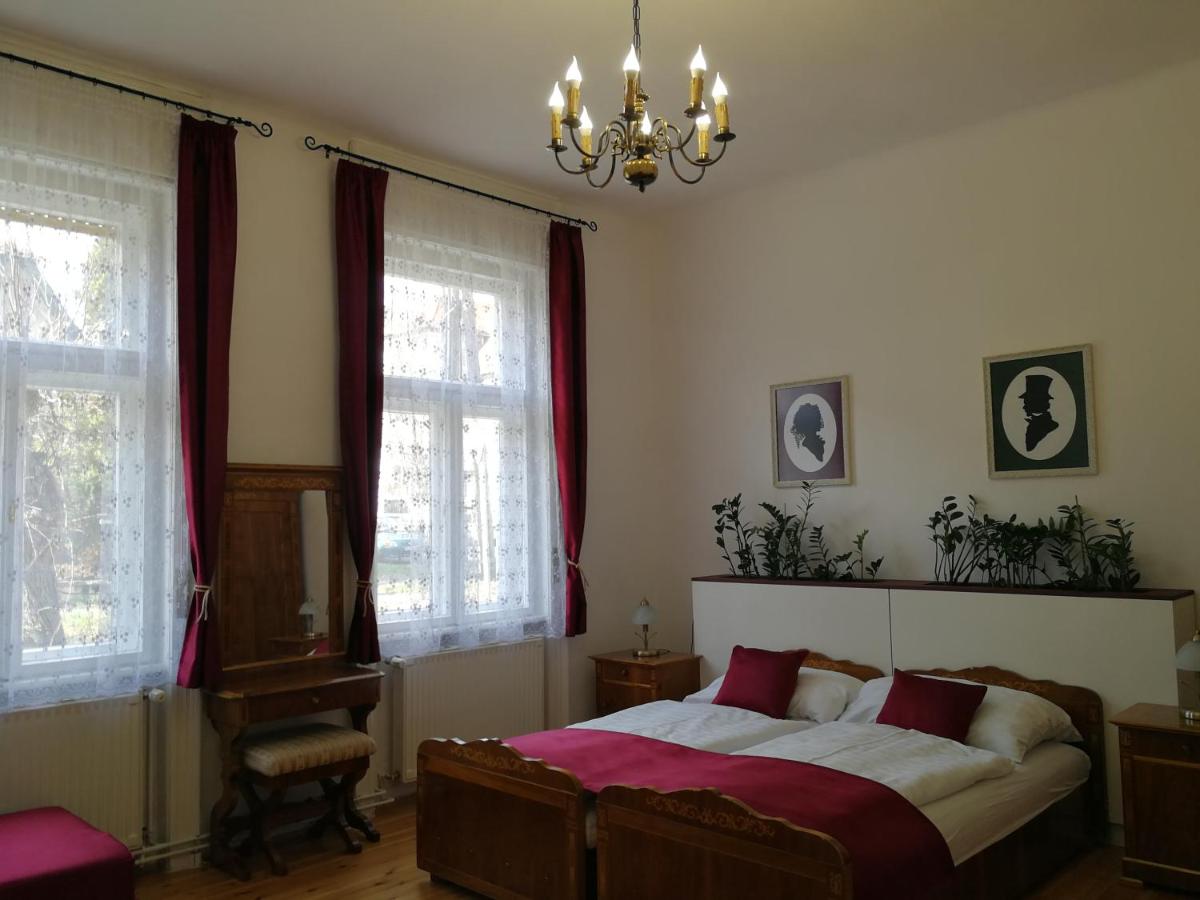 B&B Keszthely - TulipánVendégház - Bed and Breakfast Keszthely