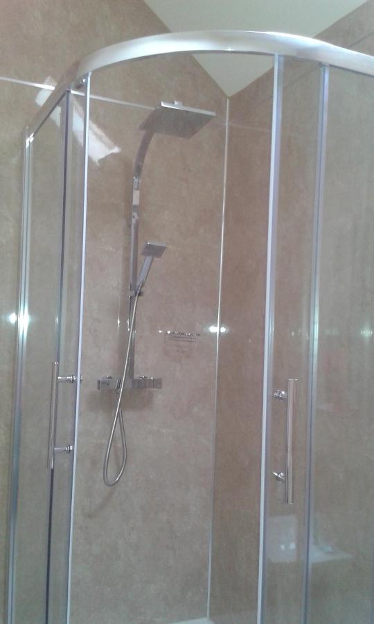 Deluxe Double Room with Shower