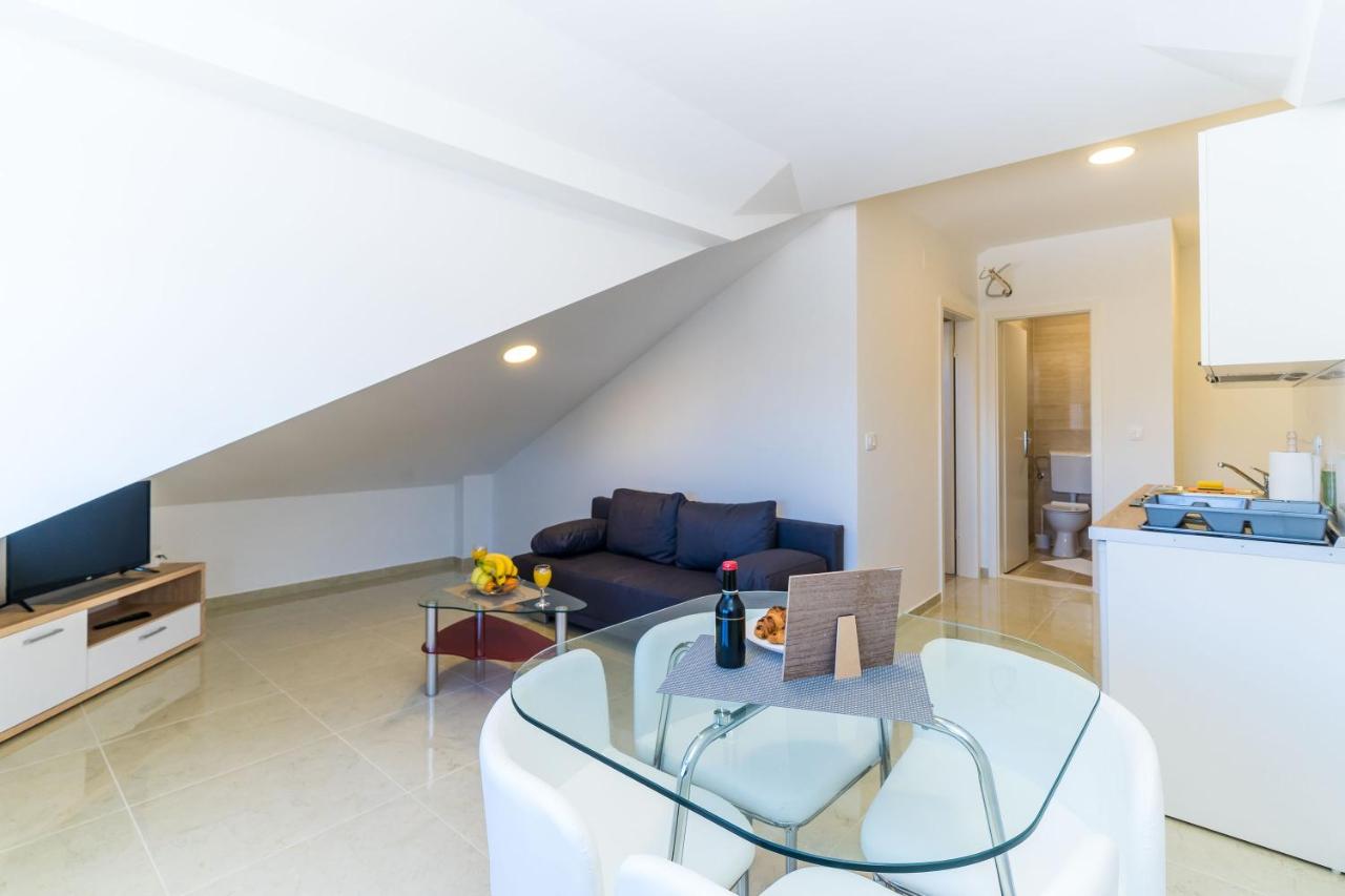 One Bedroom Apartment with City View