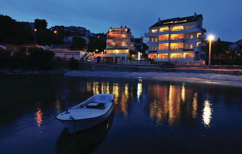 Sea View Apartments Sirena Okrug Gornji - B&B