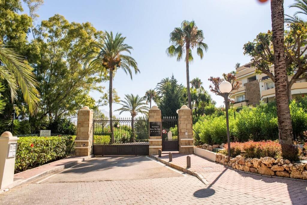 Luxe Apartments Hotel del Golf - Las Brisas Marbella - Bed and Breakfast Marbella