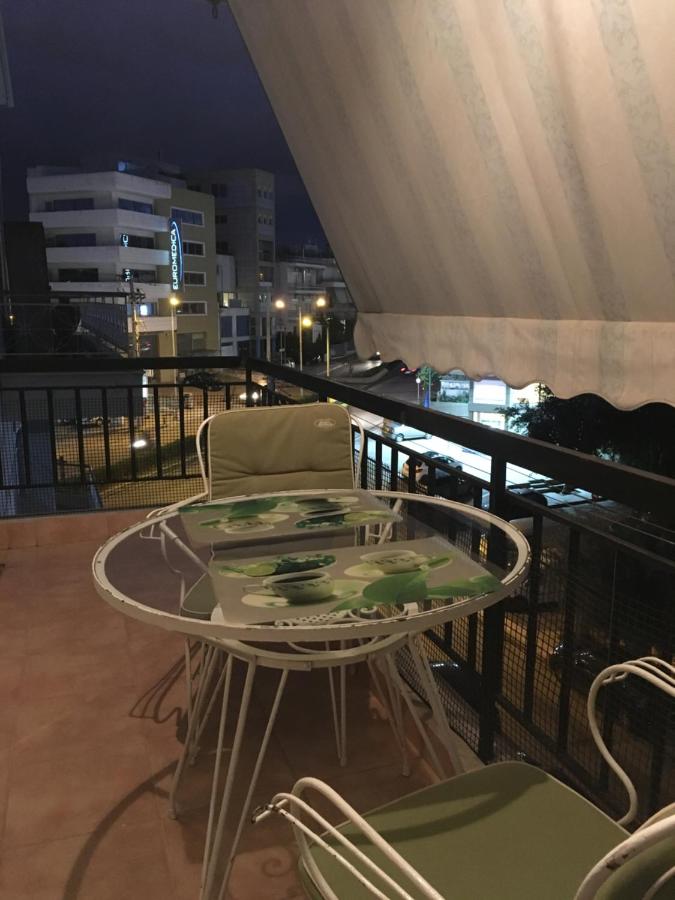 Cozy Studio by seaside and tram - B&B Athens