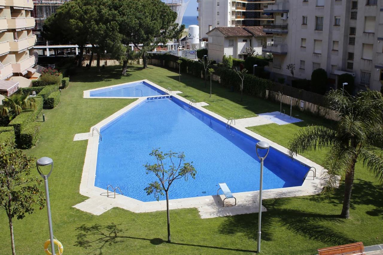 AT070 Piscina, 4 habitaciones, a 180m de la playa - B&B Torredembarra