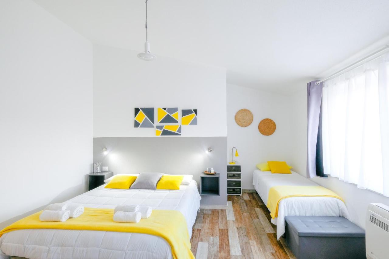 Deluxe Double Room (2 Adults + 1 Child)