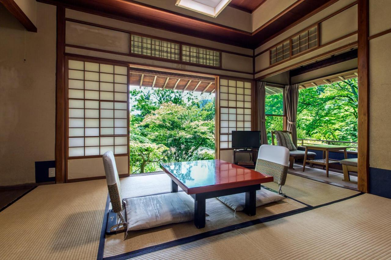 Standard Zweibettzimmer im japanischen Stil mit Thermalbadewanne