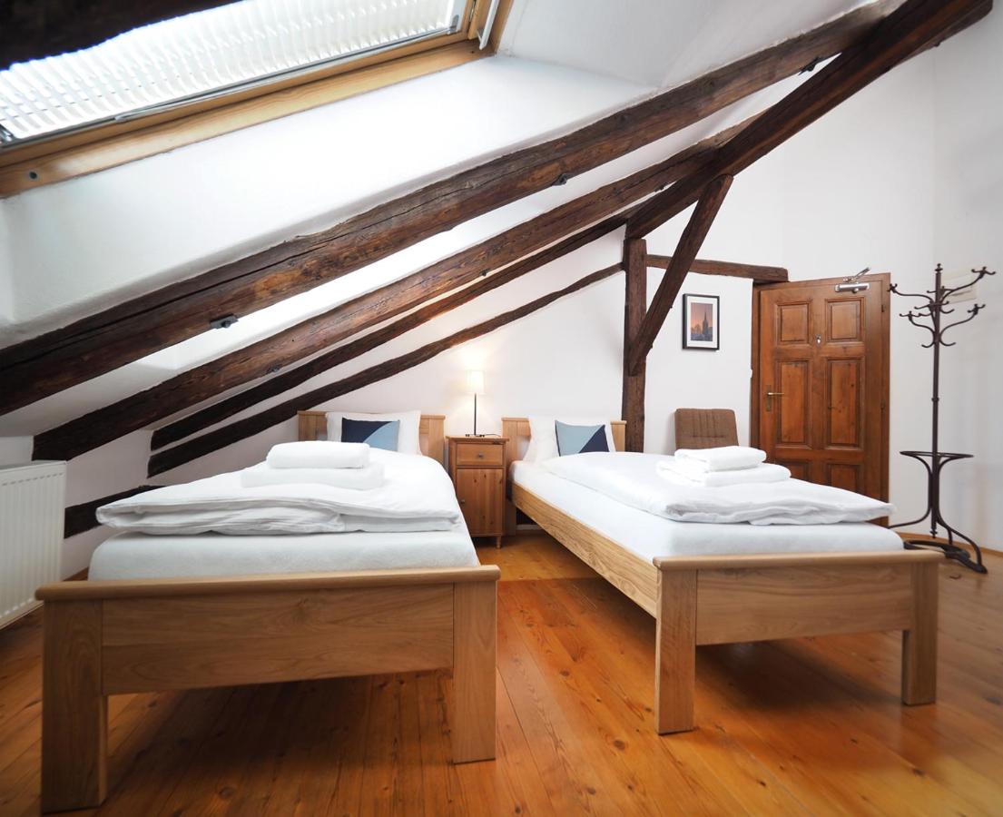 Zweibettzimmer mit Bad