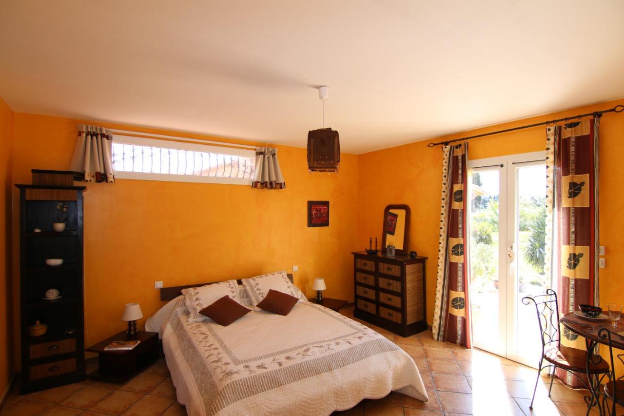 Doppelzimmer mit Patio
