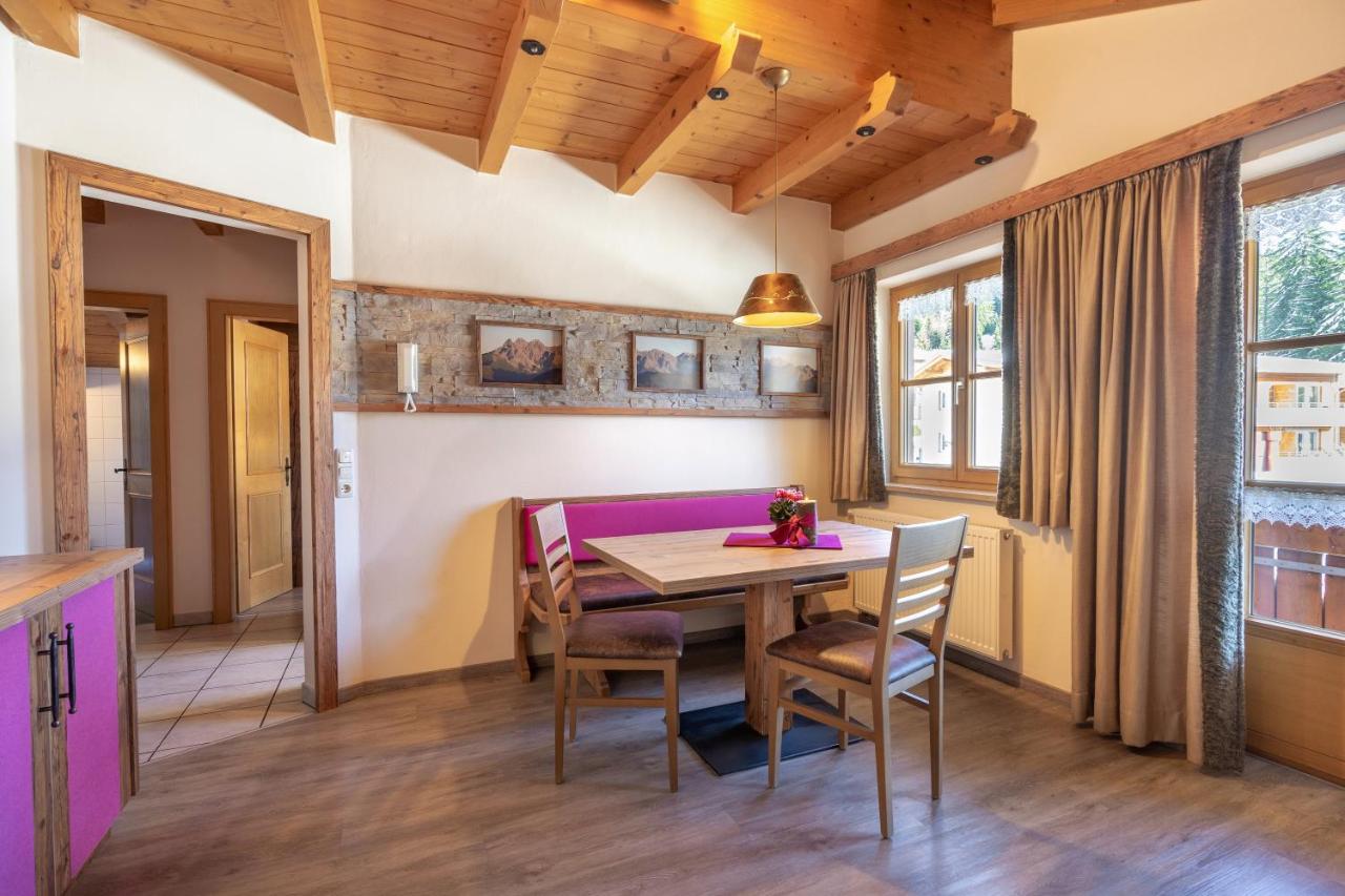 Apartamento de 1 dormitorio con balcón y vistas a la montaña 
