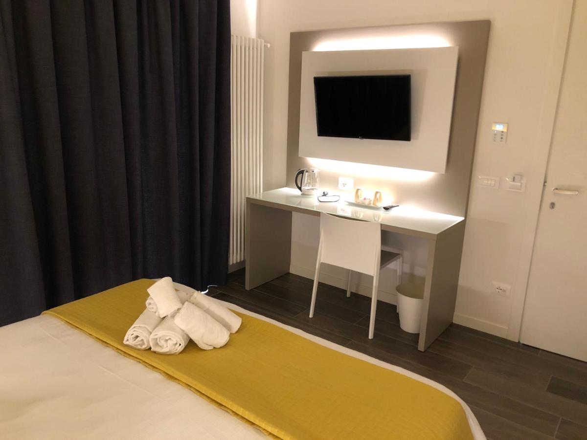 Double Room with Pool View