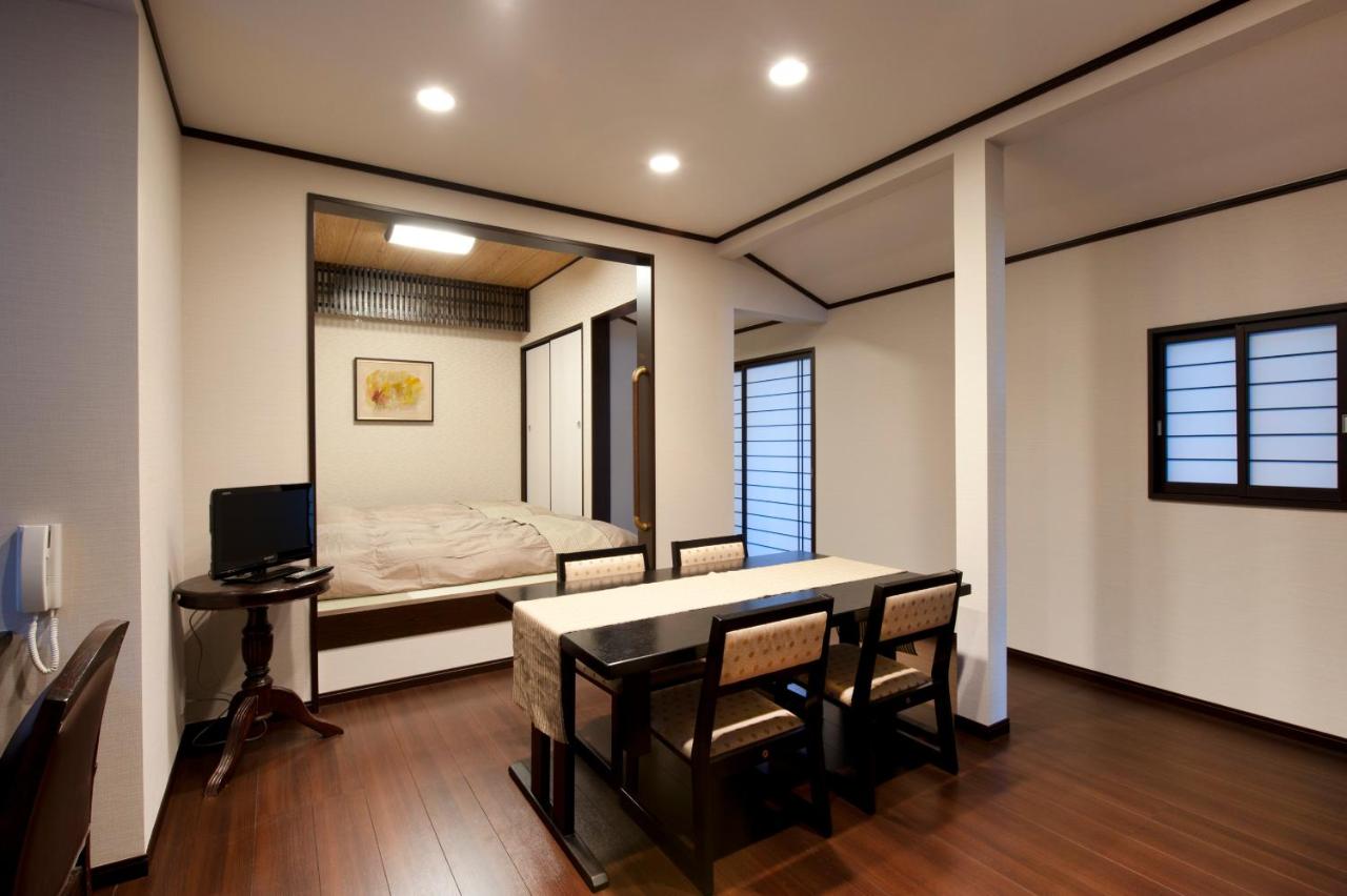 Japanese Western Room Universal Twin Room 2-3 adult