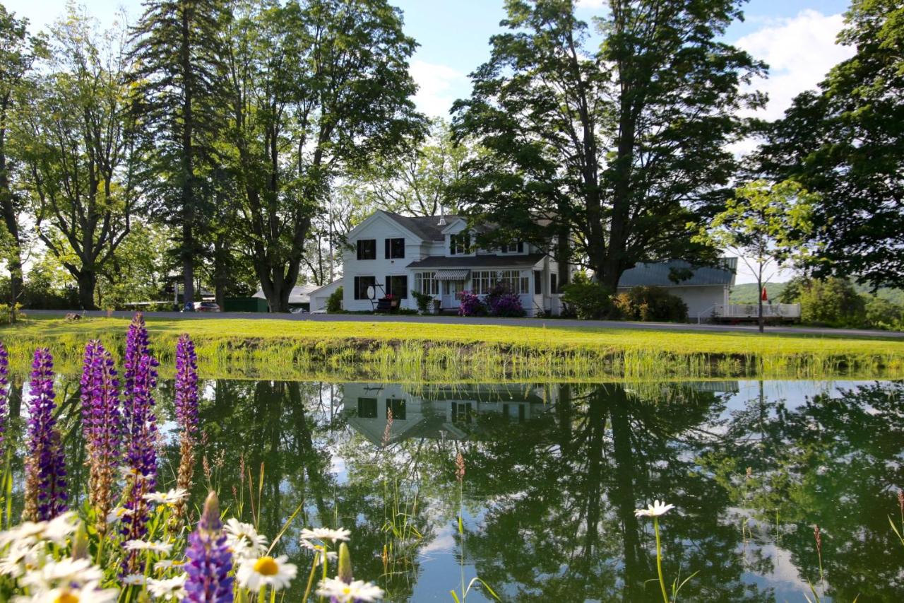 Enfield Manor Bed&Breakfast and Vacation Rental - Chambres d’hôtes