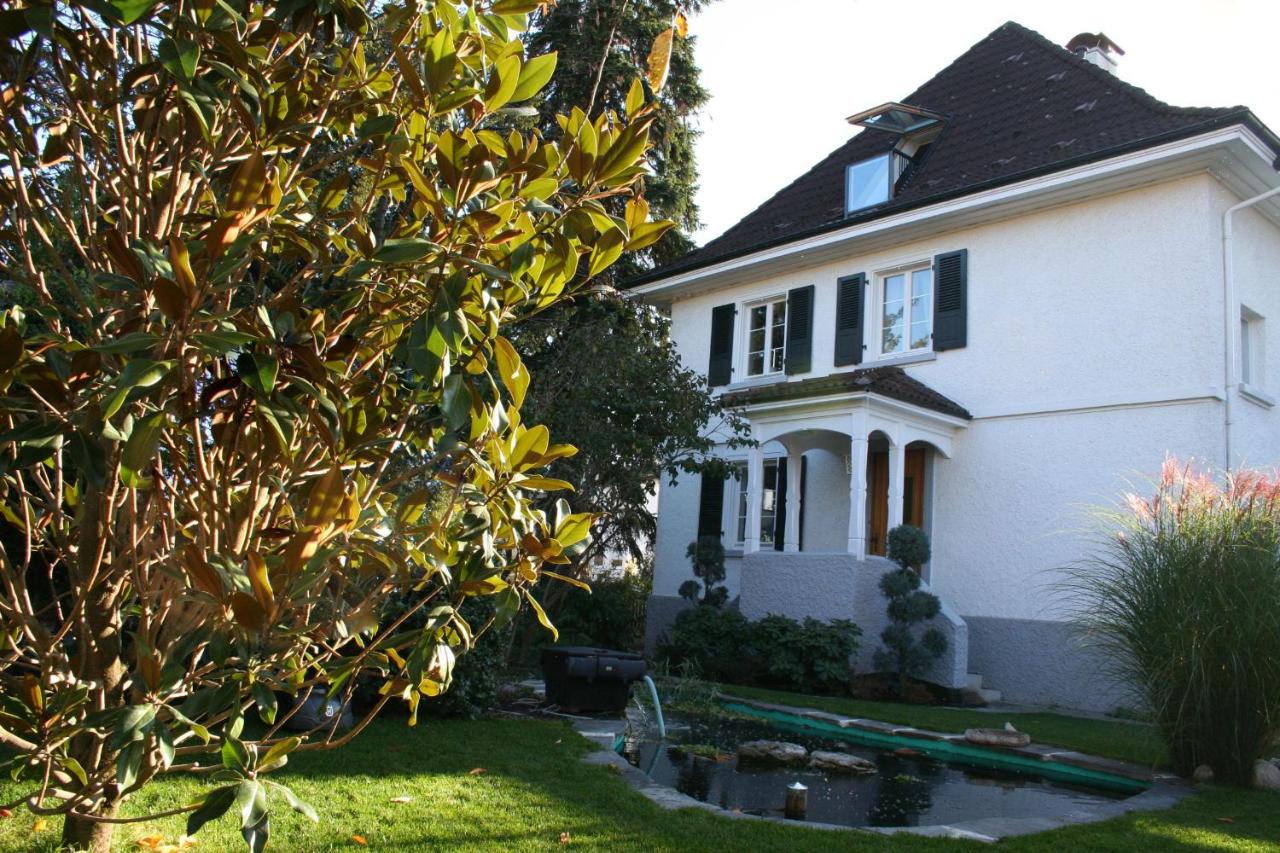 B&B Weil am Rhein - Gästehaus am Weiher - Bed and Breakfast Weil am Rhein