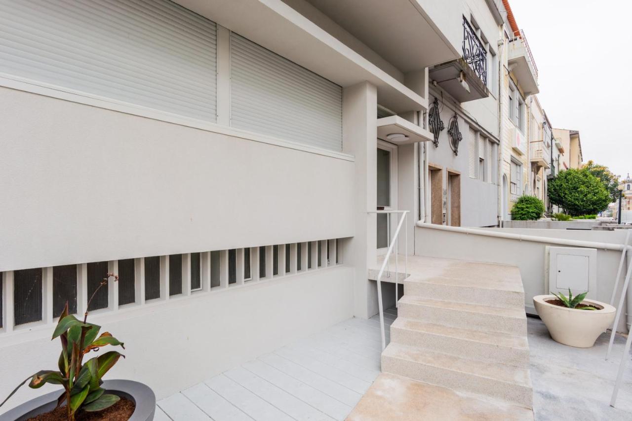 UNIQUE Modernist Duplex apartment & PARKING - B&B