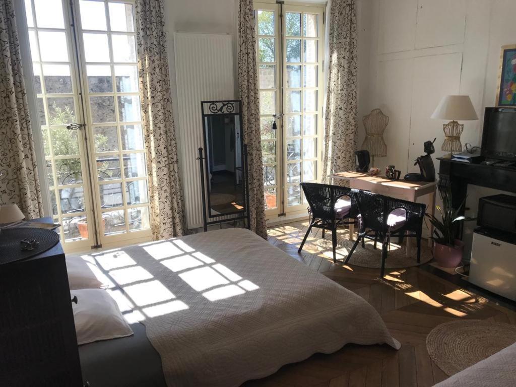 B&B Dourdan - Chambre d'hôte du Château 1 - Bed and Breakfast Dourdan