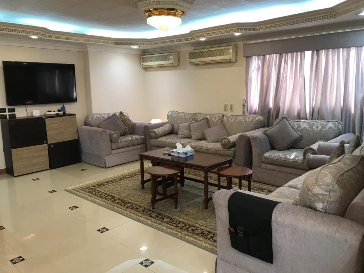 B&B Cairo - Luxury Apartment in Mohandesin شقة فاخرة للإيجار في المهندسين - Bed and Breakfast Cairo