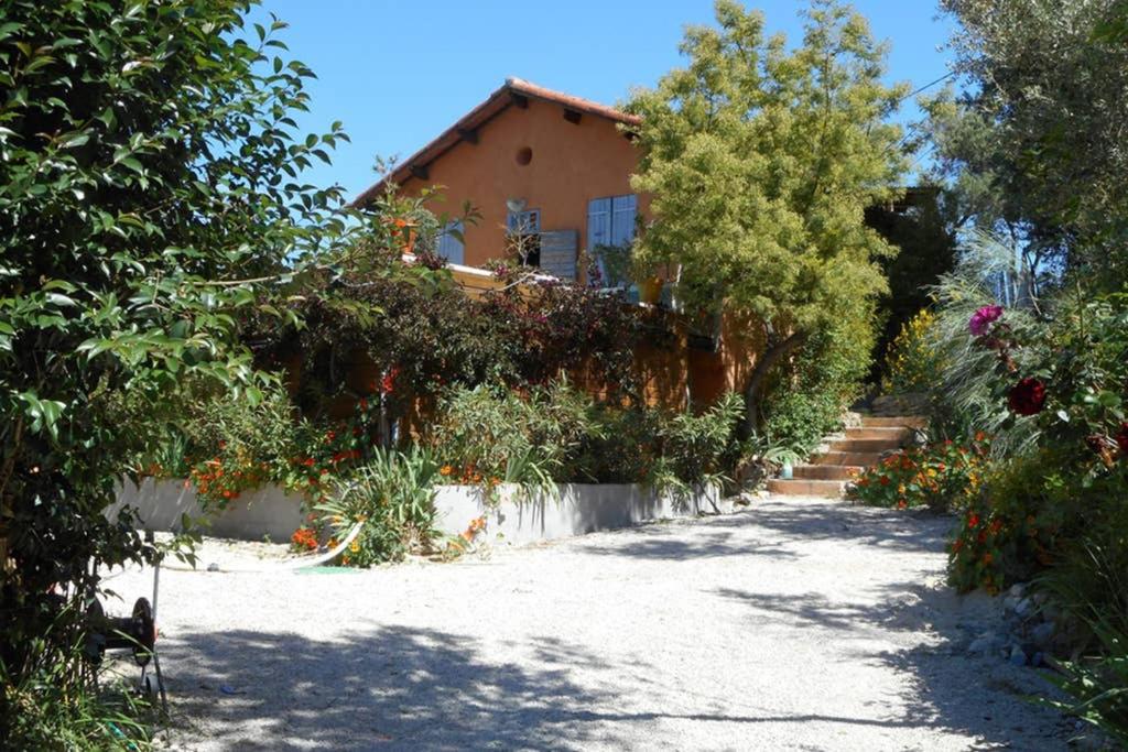 La Jovine Sur les hauteurs de cassis T2 Classé - B&B