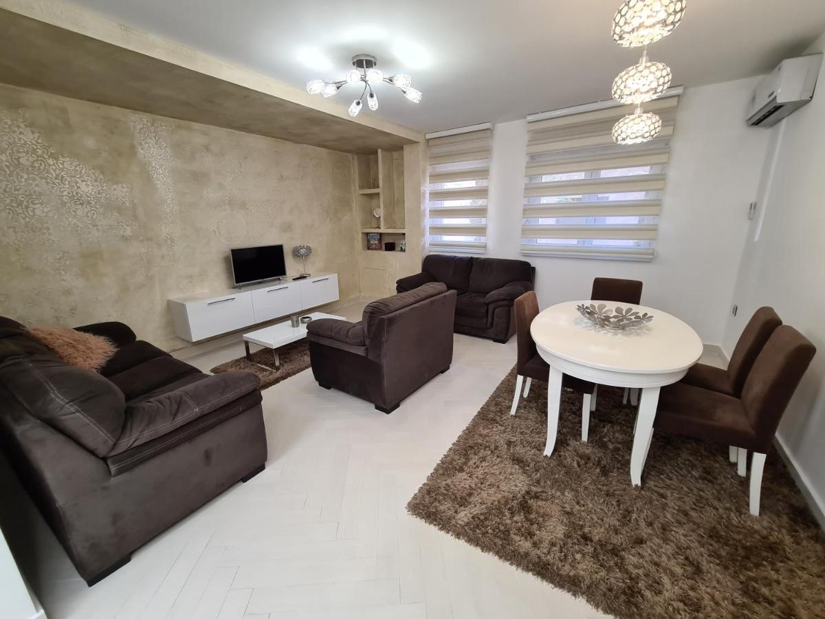 Adonis Apartment - Bed and Breakfast